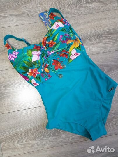 Купальник женский слитный