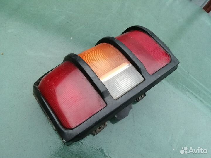 Фонарь задний правый Mitsubishi Pajero 2