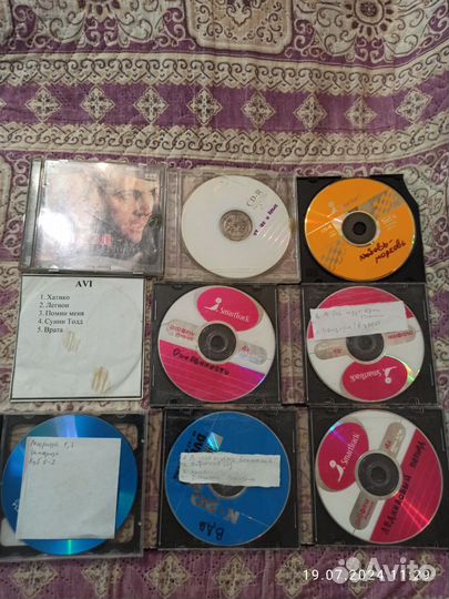 Двд диски с фильмами, играми, музыкой