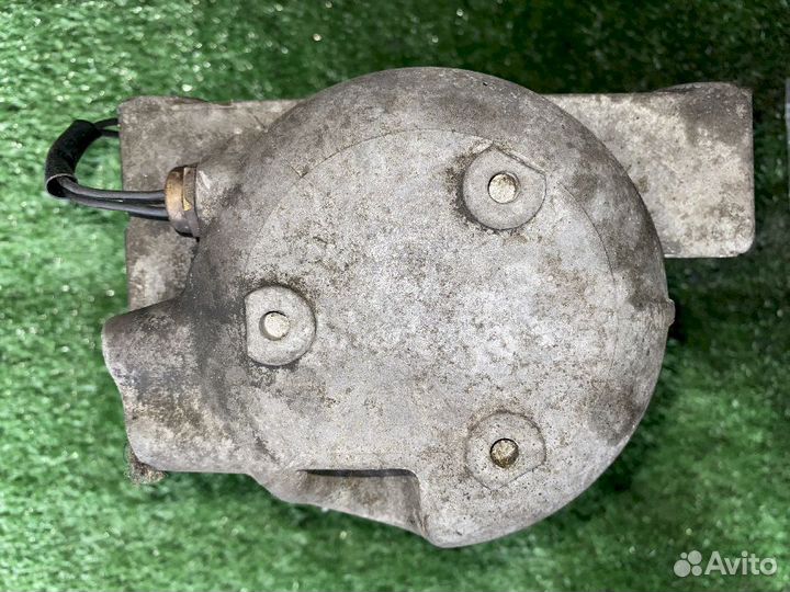 Компрессор кондиционера SR18DE Nissan Bluebird EU1