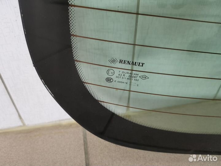 Заднее ветровое стекло Renault Fluence 09-17