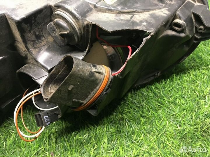 Фара правая Volkswagen Golf 5 2003-2009