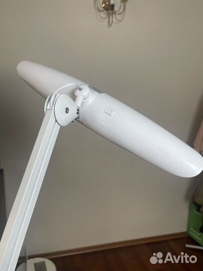 Millennium лампа для наращивания ресниц на стойке