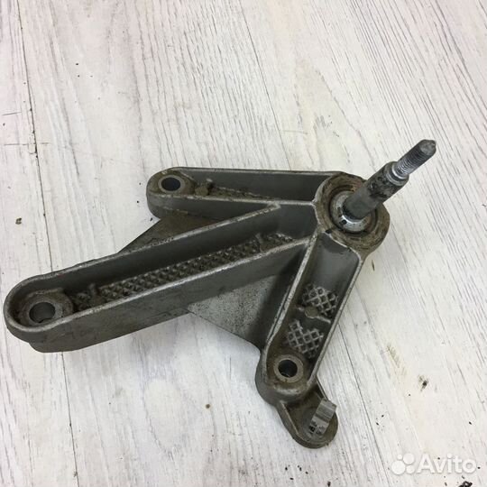 Кронштейн опора крепления кпп коробки передач Rena