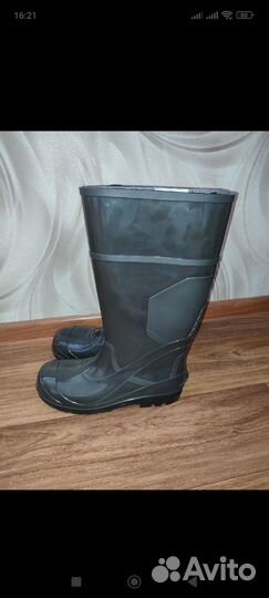 Резиновые сапоги
