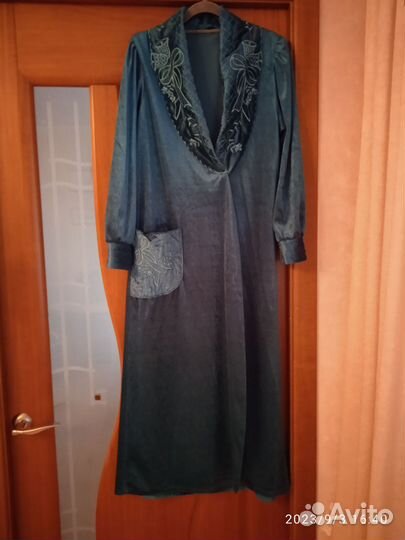 Халат велюровый женский