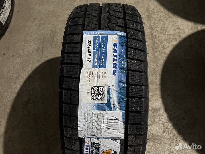 Sailun Ice Blazer Arctic 225/45 R17 94H