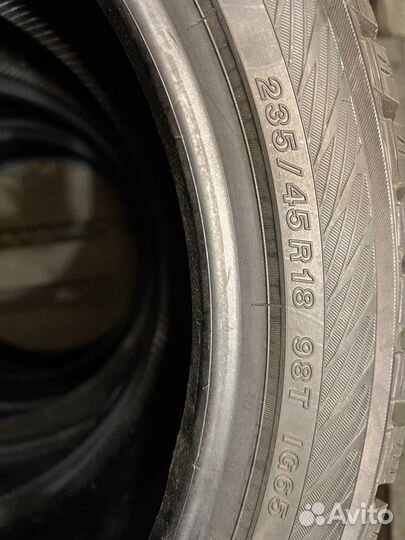 Yokohama IceGuard Stud IG65 235/45 R18 98T