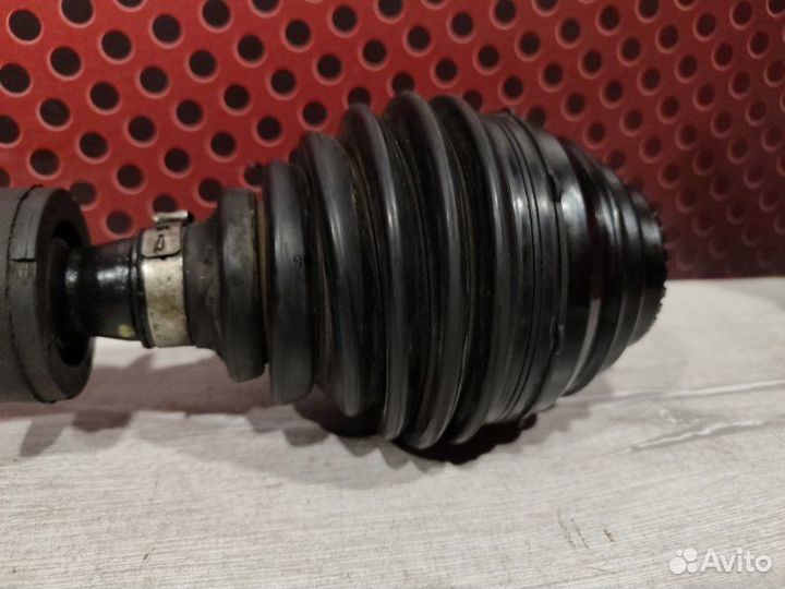 Полуось передняя левая (приводной вал, ШРУС) Bmw