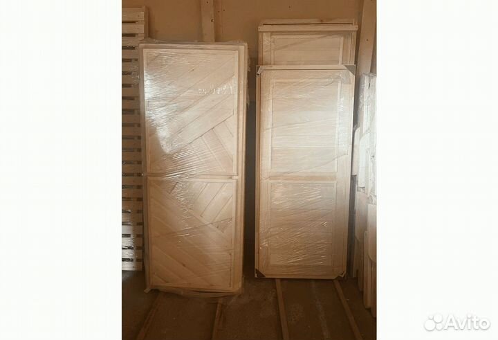 Дверь деревянная для бани и сауны