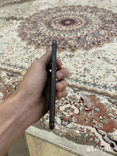 iPhone 8, 64 ГБ