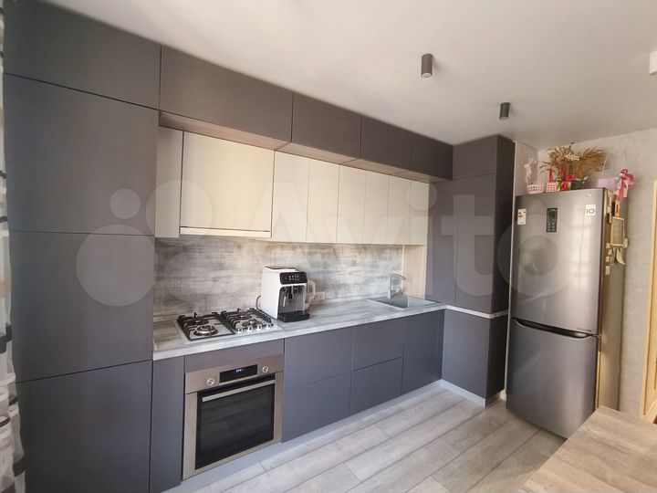 1-к. квартира, 42 м², 8/10 эт.