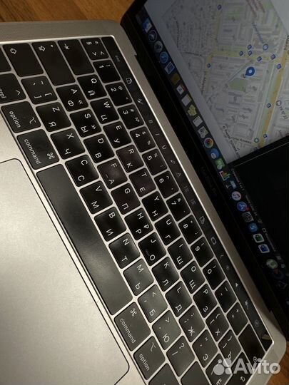 MacBook Pro (13-inch, 2019, Two Thunderbolt 3 por