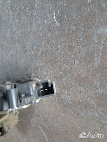 Замок багажника Nissan Fuga Infiniti m35