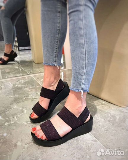 Босоножки на резинках