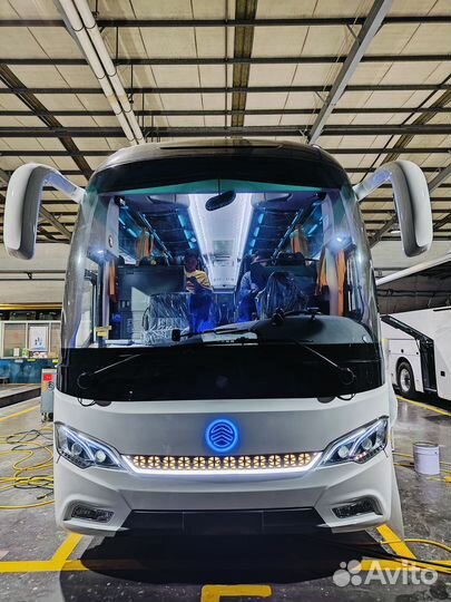 Туристический автобус Golden Dragon XML6129JR, 2024