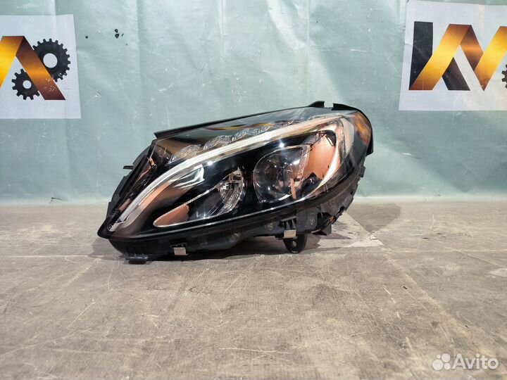 Mercedes W205 Фара левая 32005