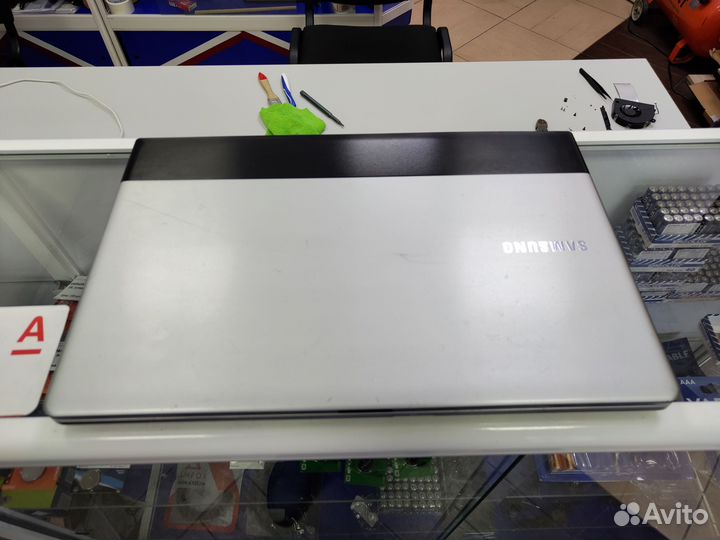 Samsung 3 300E7Z-S02RU 17 Дюймов