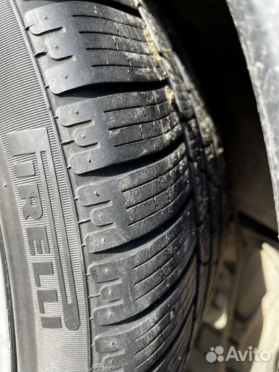 Pirelli Winter Sottozero 240 Serie II 235/35 R19 и 295/30 R19 87Y