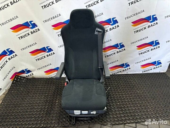 81623076476 Сиденье водительское пневматическое