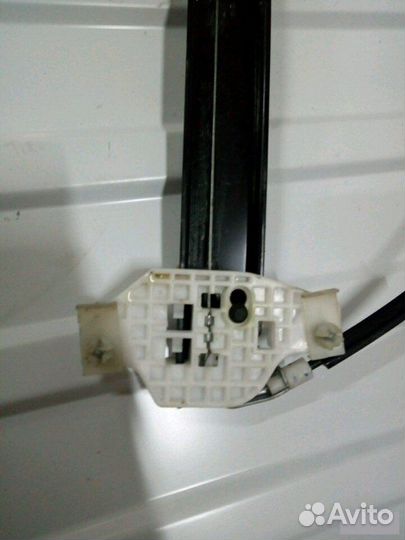 Стеклоподъемник Chevrolet Spark M300 B10D1