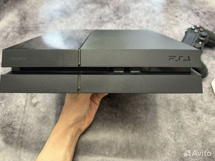 Sony Playstation 4 + геймпад PS4