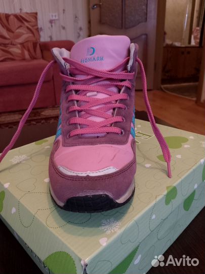 Кроссовки женские