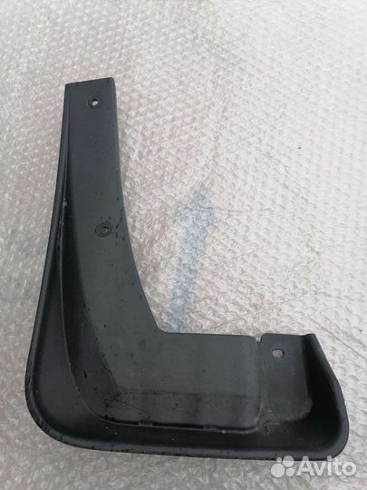 Брызговик передний правый Kia Sorento Prime