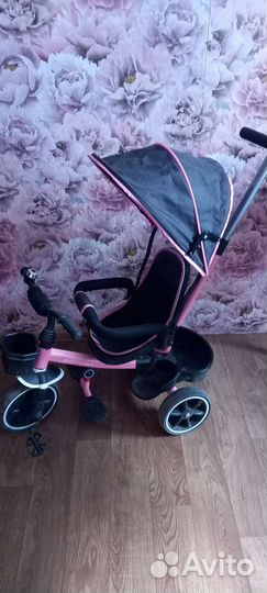 Трехколесный велосипед с родительской ручкой