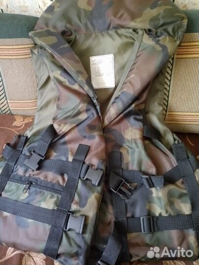 Спасательный жилет