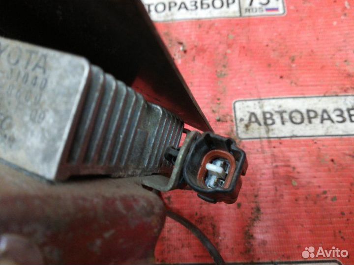 Блок управления топливным насосом Toyota Mark X