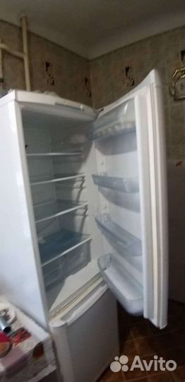 Холодильник бу indesit