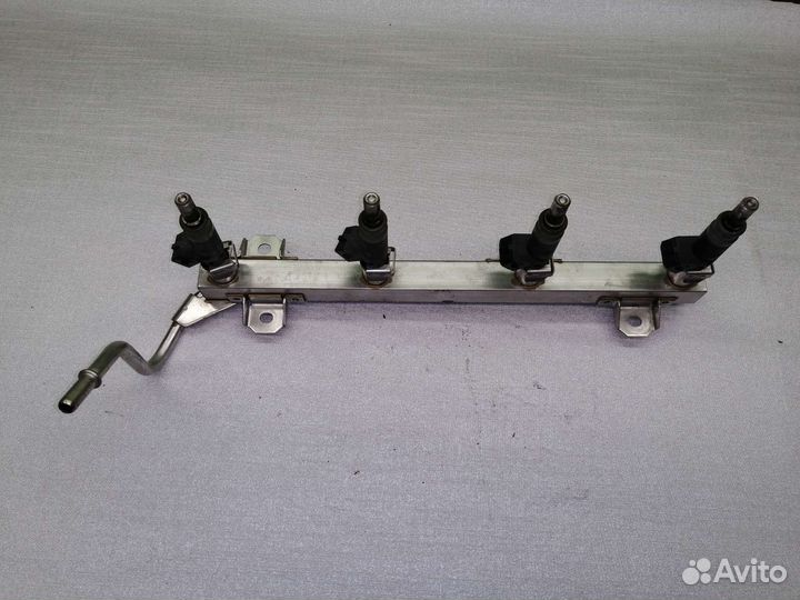 Топливная рампа с форсунками BMW N46B20