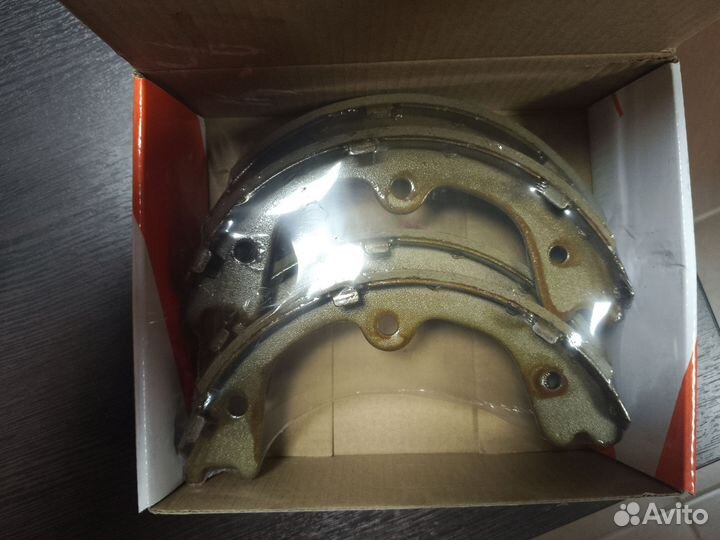 Колодки барабанные ручного тормоза NiBk