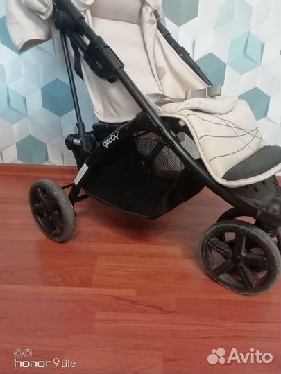 Прогулочная коляска