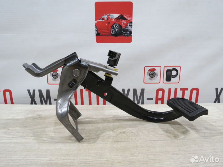 Педаль тормоза Kia Rio 3