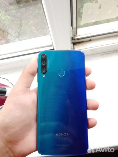 Телефон Honor 9c