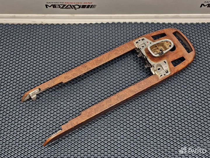 Накладка центральной консоли Mercedes W221
