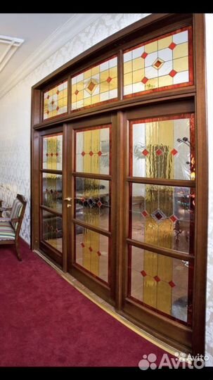 Витраж Тиффани. Перегородка с дверью