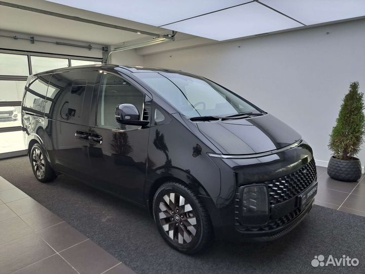 Hyundai Staria 2.2 AT, 2022, 84 323 км
