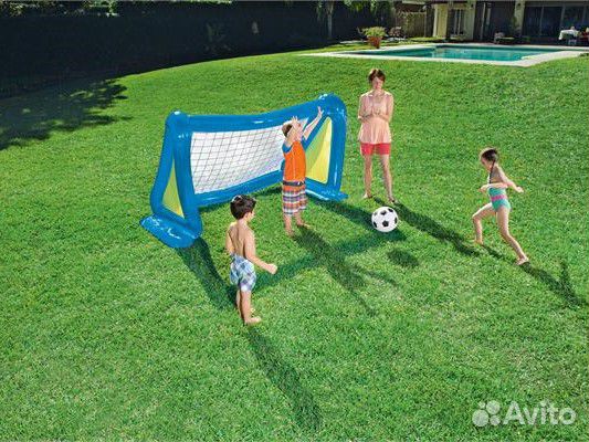 Надувные футбольные ворота с разбрызгивателем