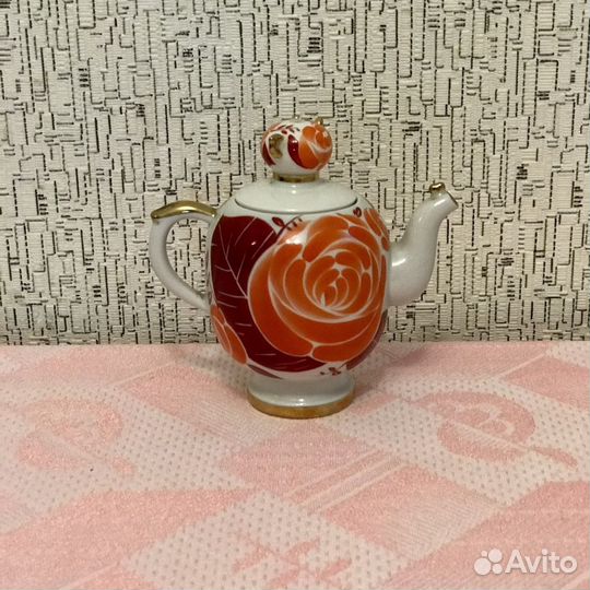 Фарфоровый чайник, лфз