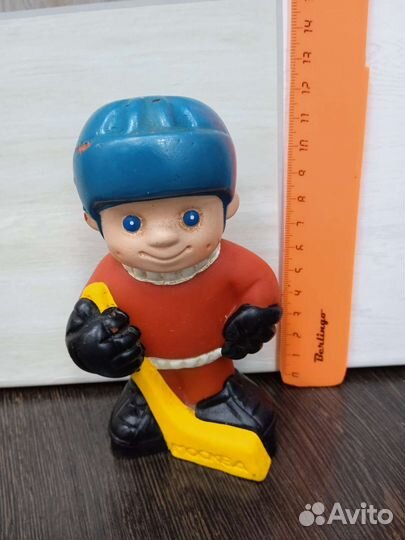 Игрушка хоккеист СССР (редкая)