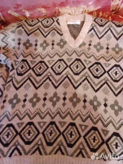 Свитер мужской серый с рисунком