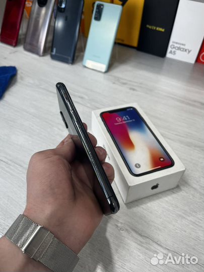 iPhone X, 64 ГБ