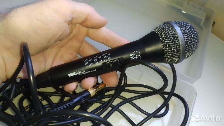 Микрофон AKG динамический