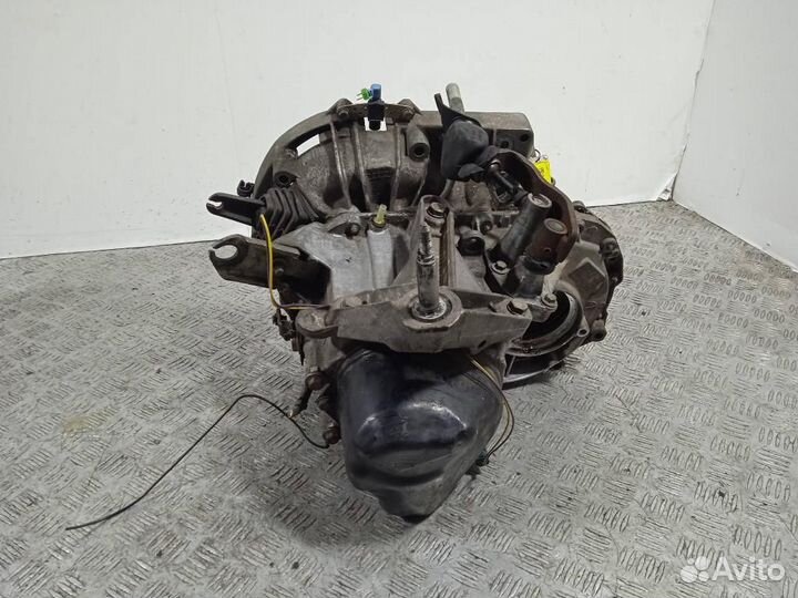 МКПП (механическая коробка переключения передач) R