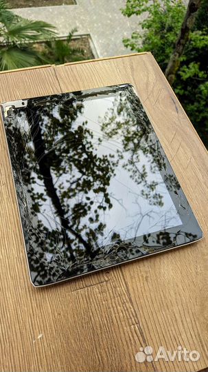 iPad 4 WiFi 32GB на запчасти