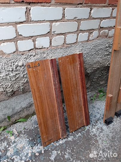 Кровать с прикроватными тумбочками