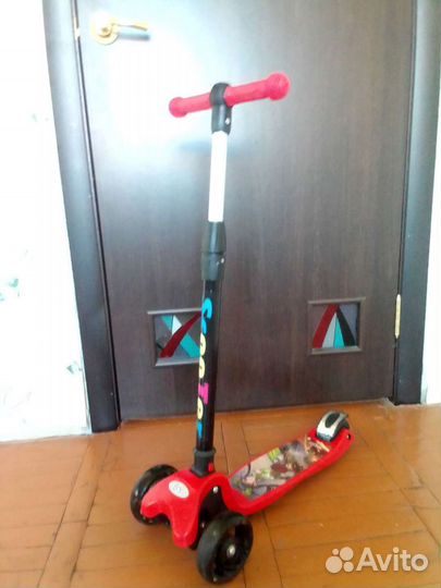 Детский самокат трёхколёсный,б/у